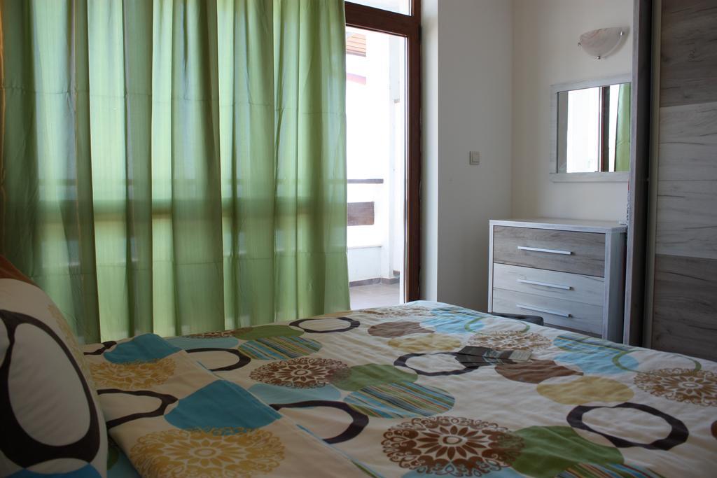 White Coast Beach Apartments Kavarna Exteriör bild